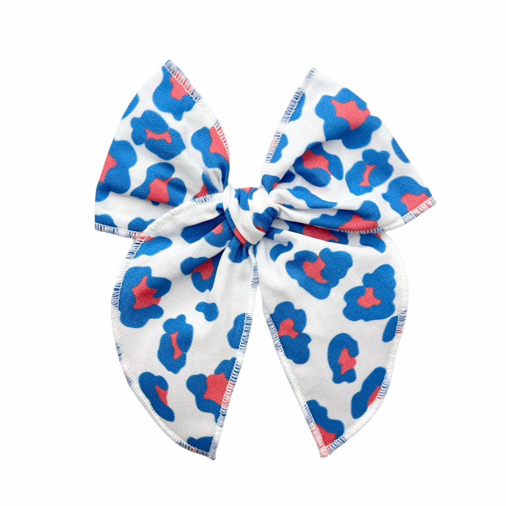 Red, White, and Blue Leopard : Traveler