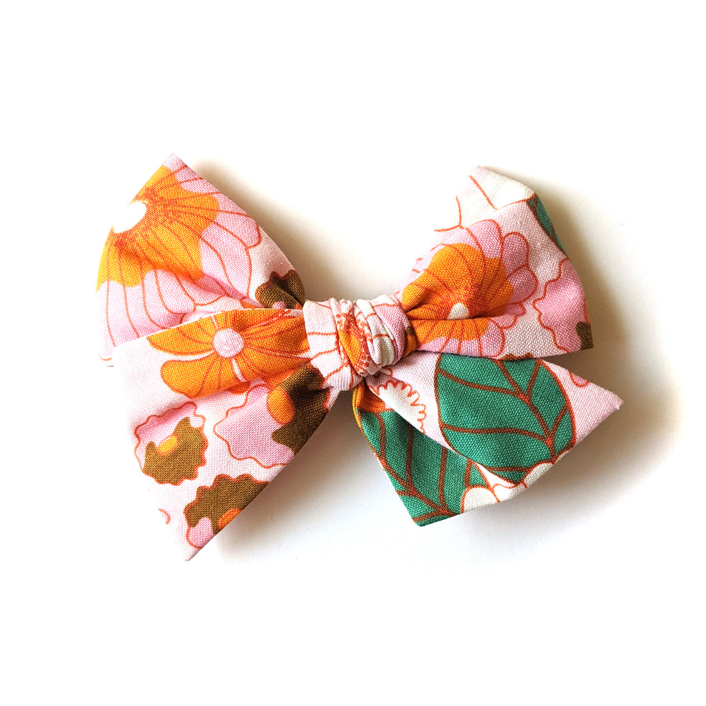 Pink Retro Floral :: Voyager Bow